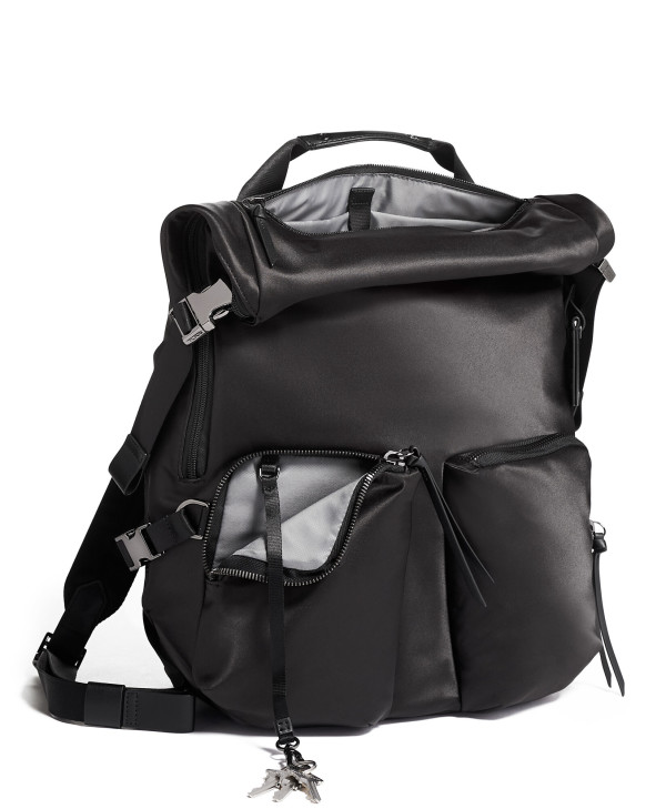 Mochila de Senhora c/ Topo Expansível Preta - Devoe  - Tumi