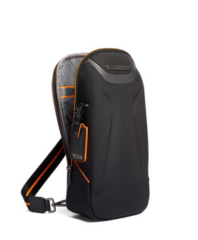 Bolsa de Peito Sling Torque Preta | TUMI McLaren | Tumi